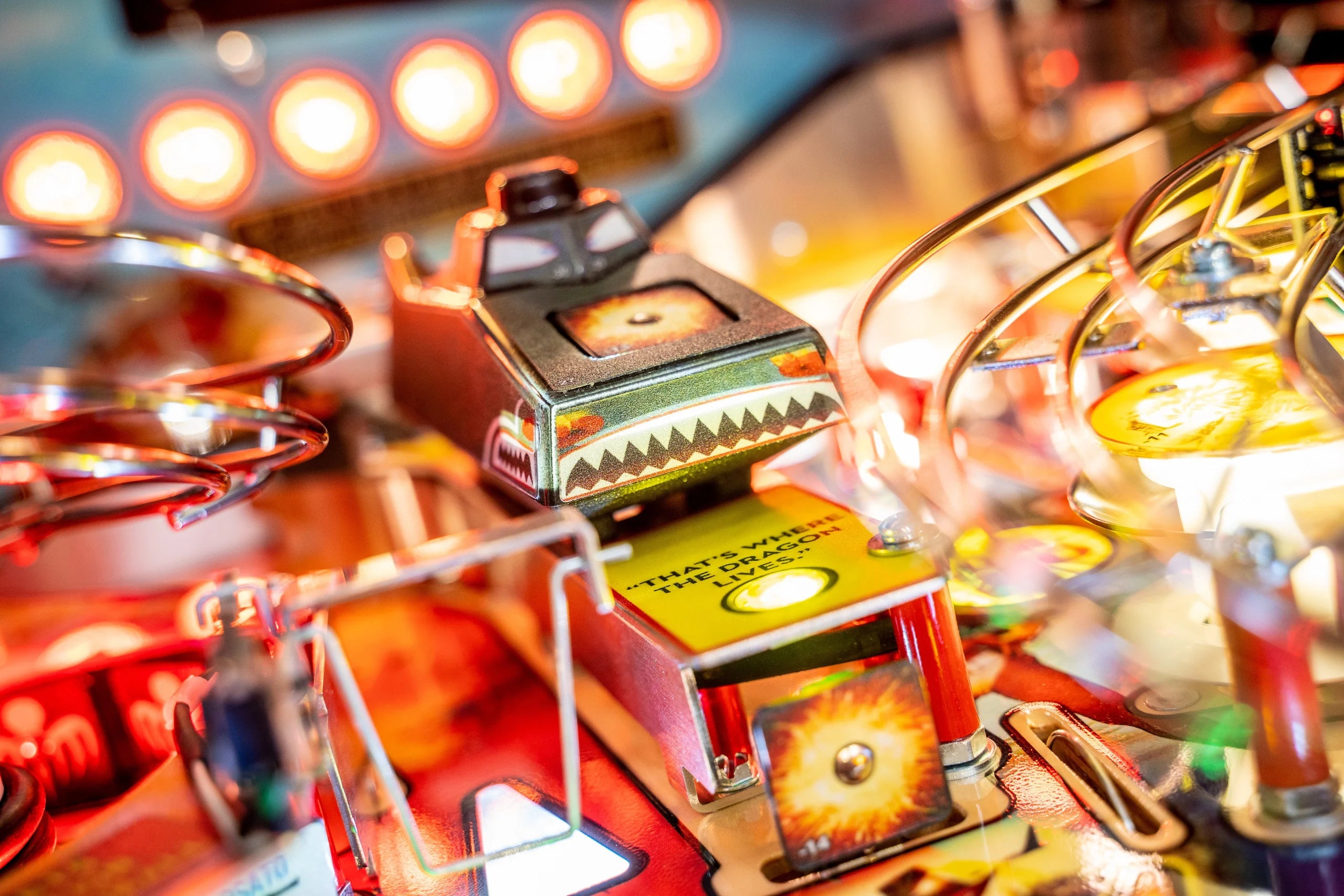 James Bond 007 Pinball Machine by Stern