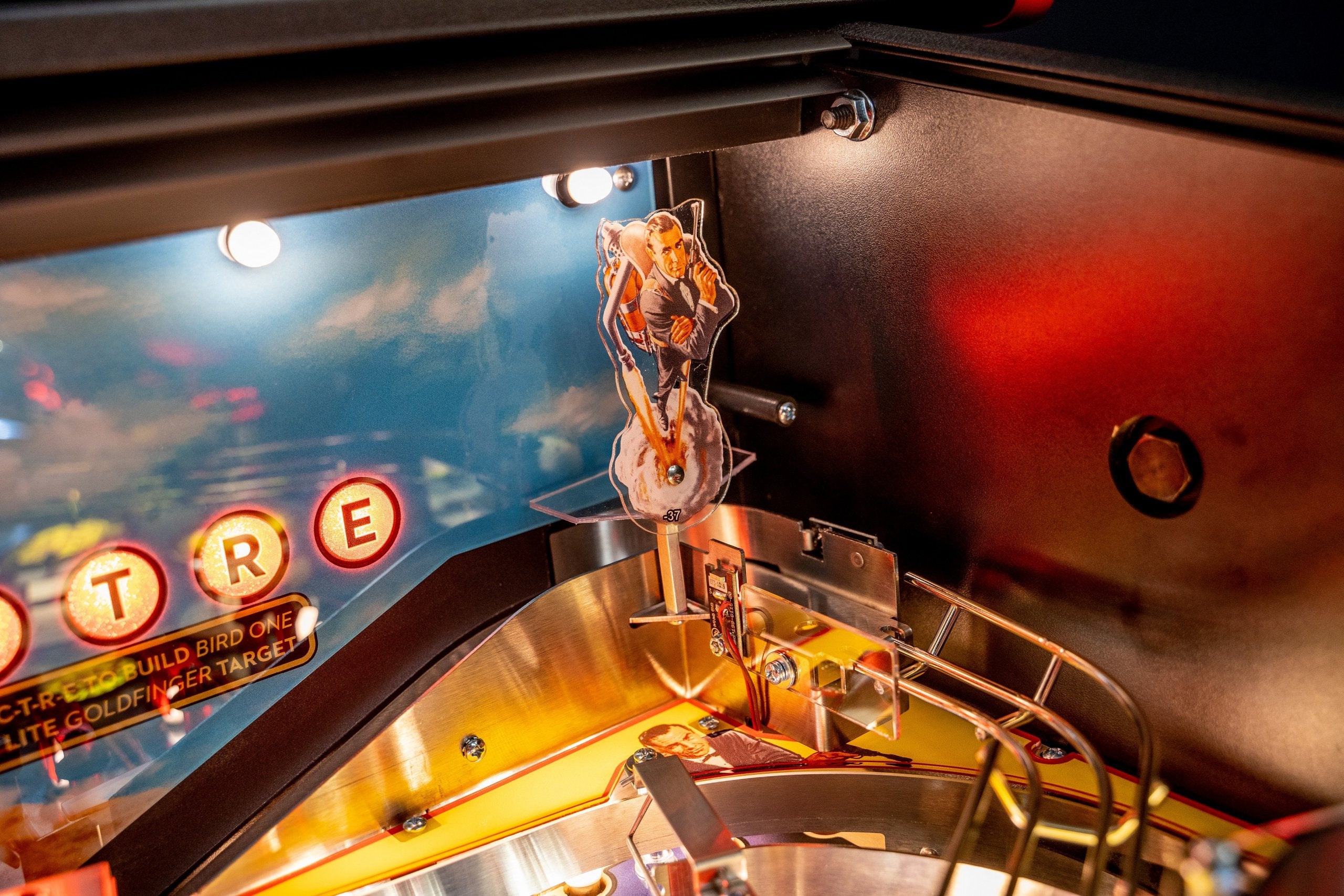 James Bond 007 Pinball Machine by Stern