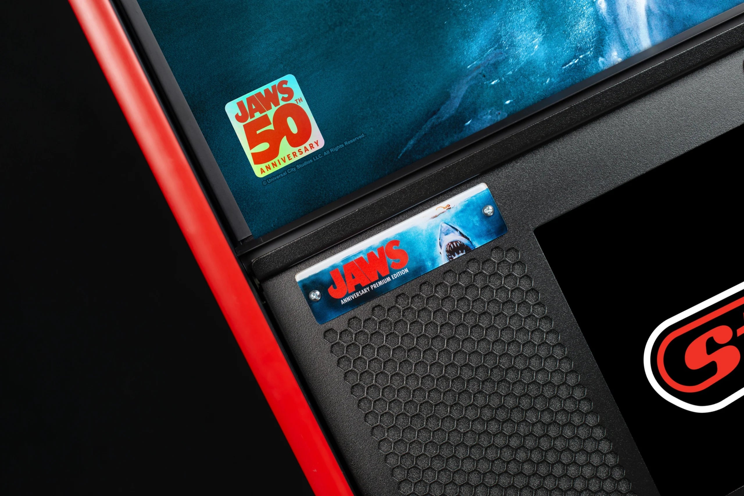JAWS Pinball Machine Stern Pro Premium LE
