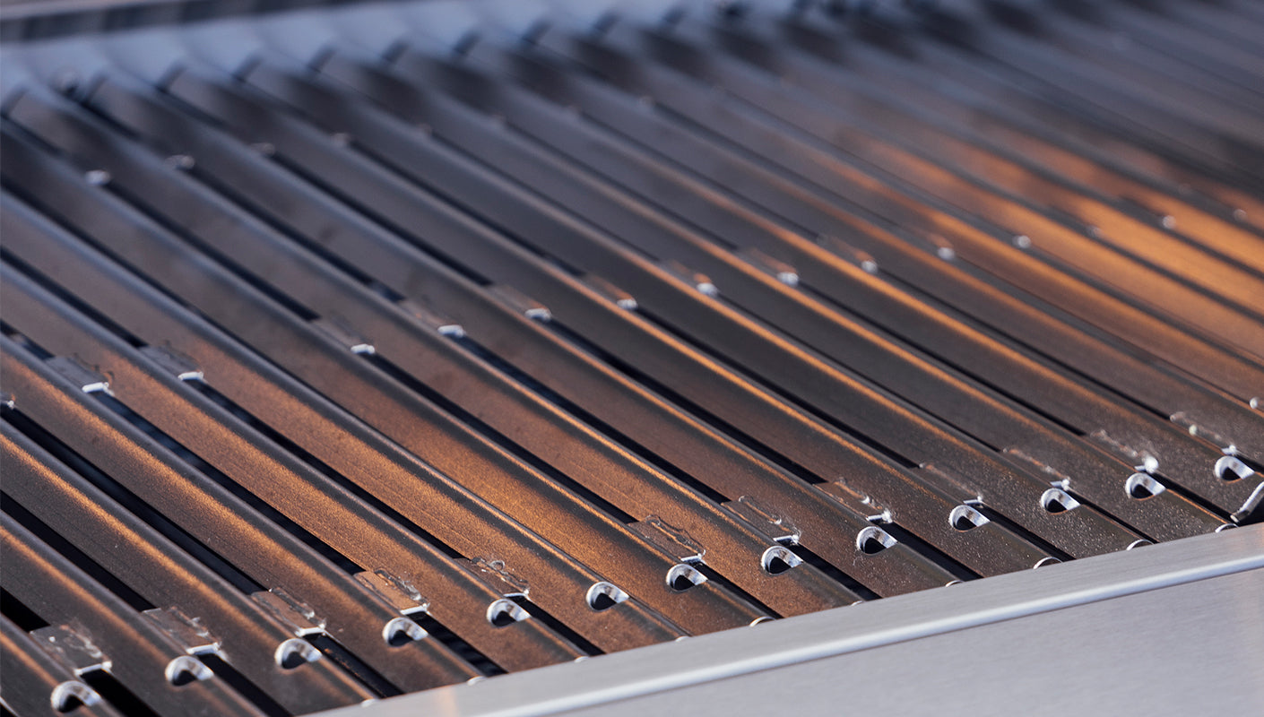 Ovation 42" Hybrid Grill, reversible V-shaped cooking grates detail