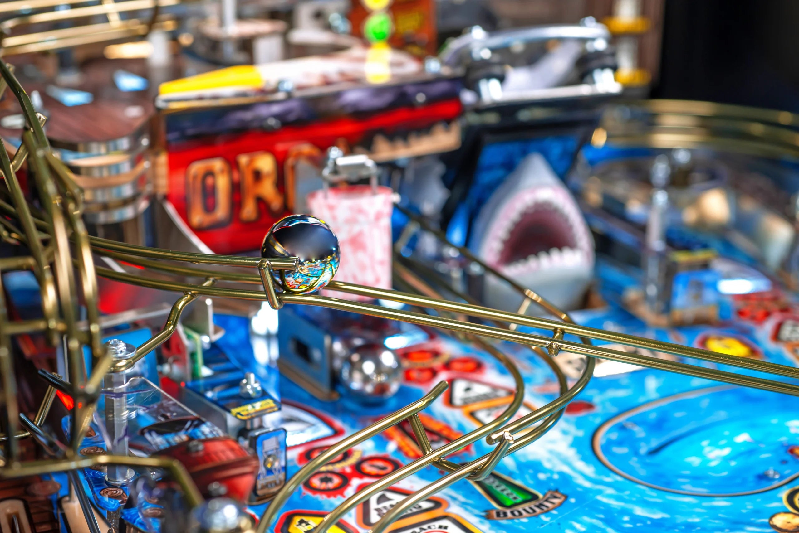 JAWS Pinball Machine Stern Pro Premium LE