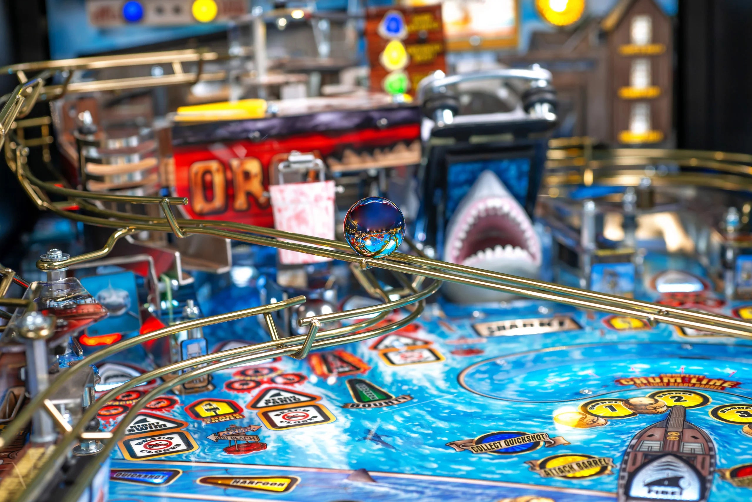 JAWS Pinball Machine Stern Pro Premium LE