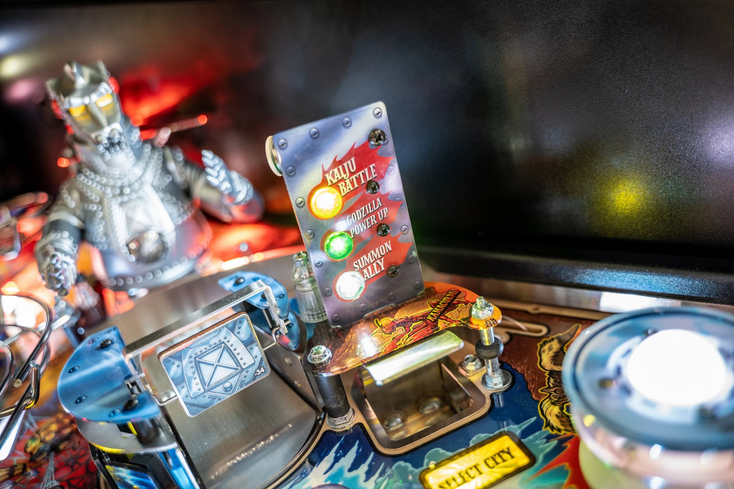 Godzilla Pinball Machine Stern Arcade Game