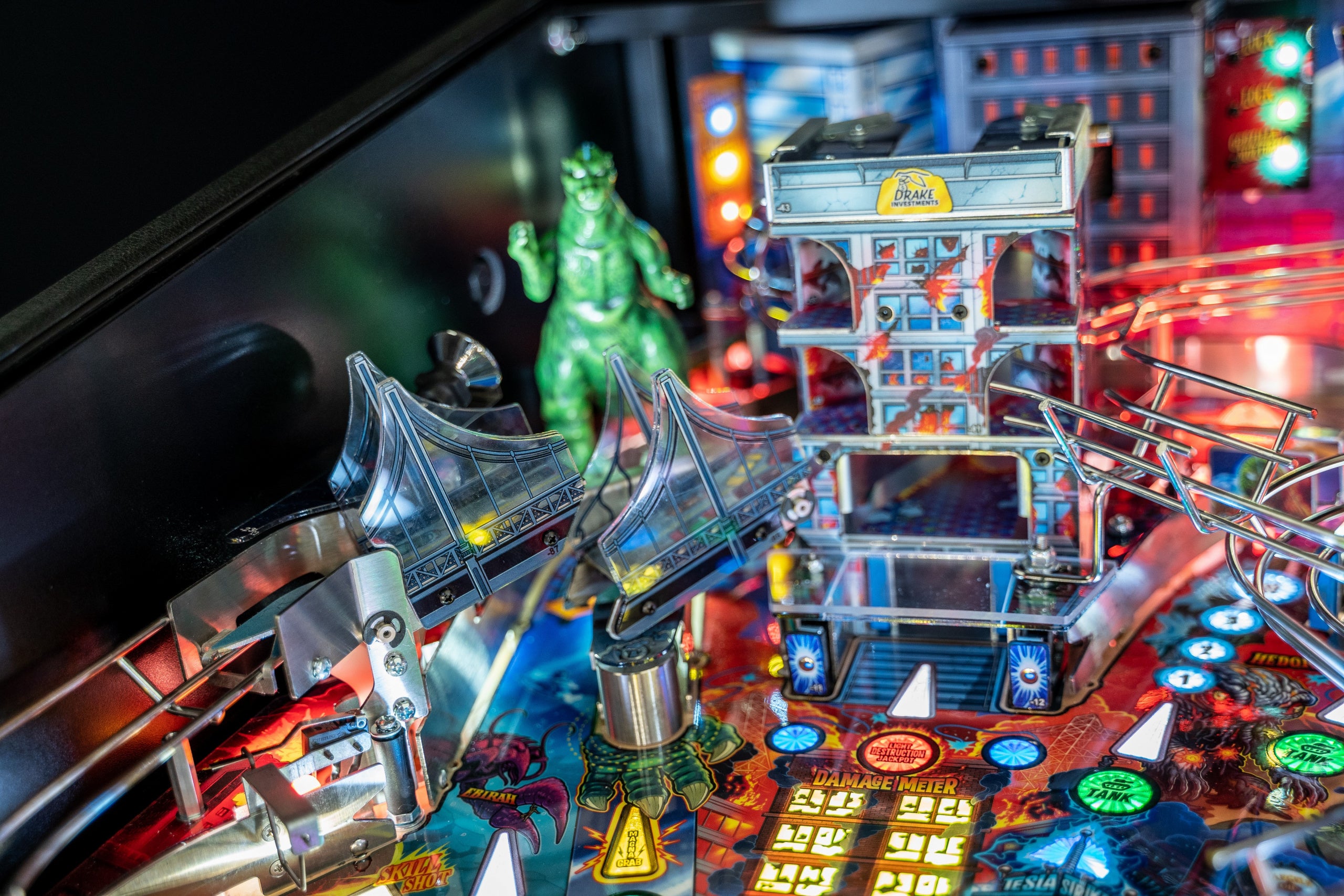 Godzilla Pinball Machine Stern Arcade Game
