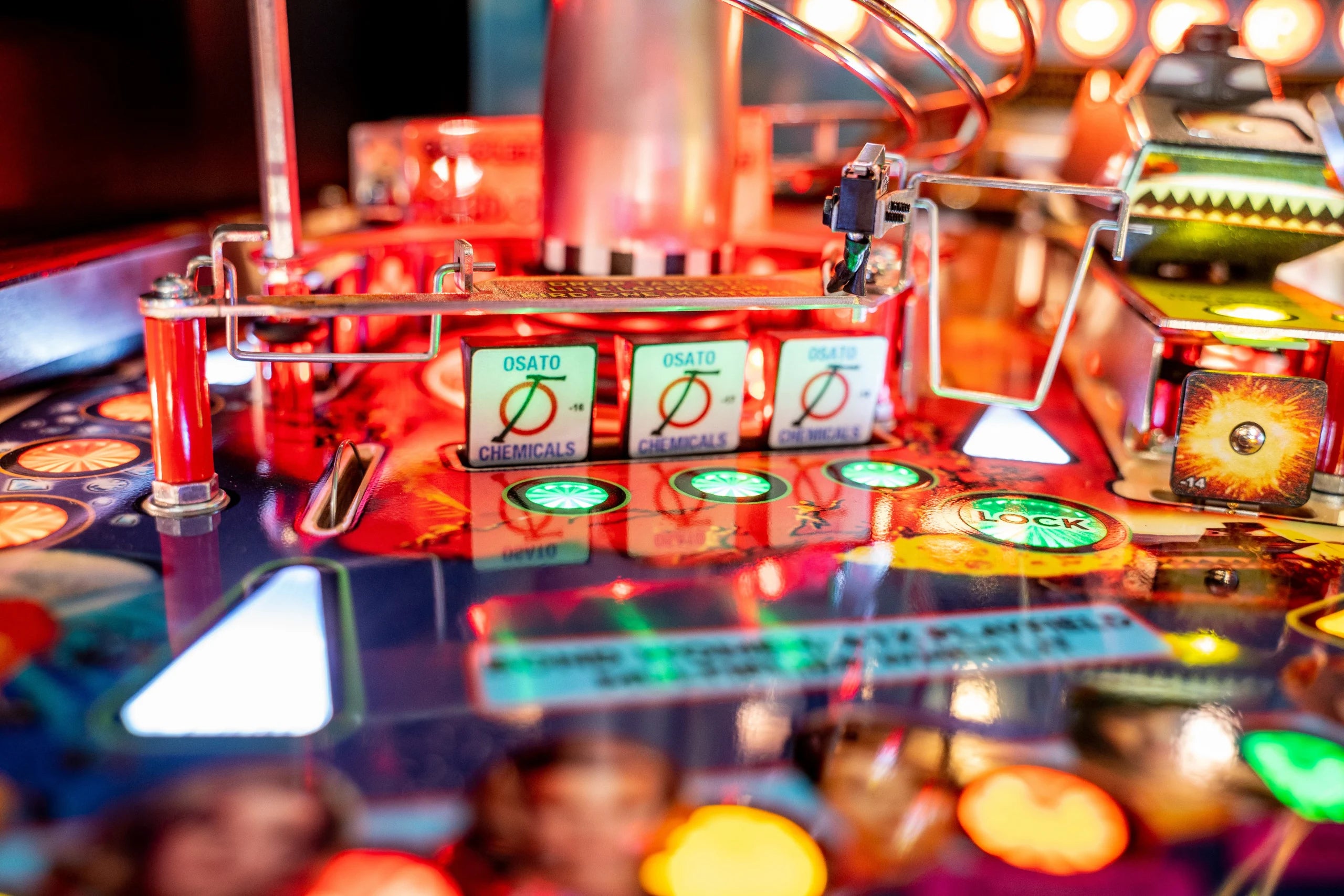 James Bond 007 Pinball Machine by Stern