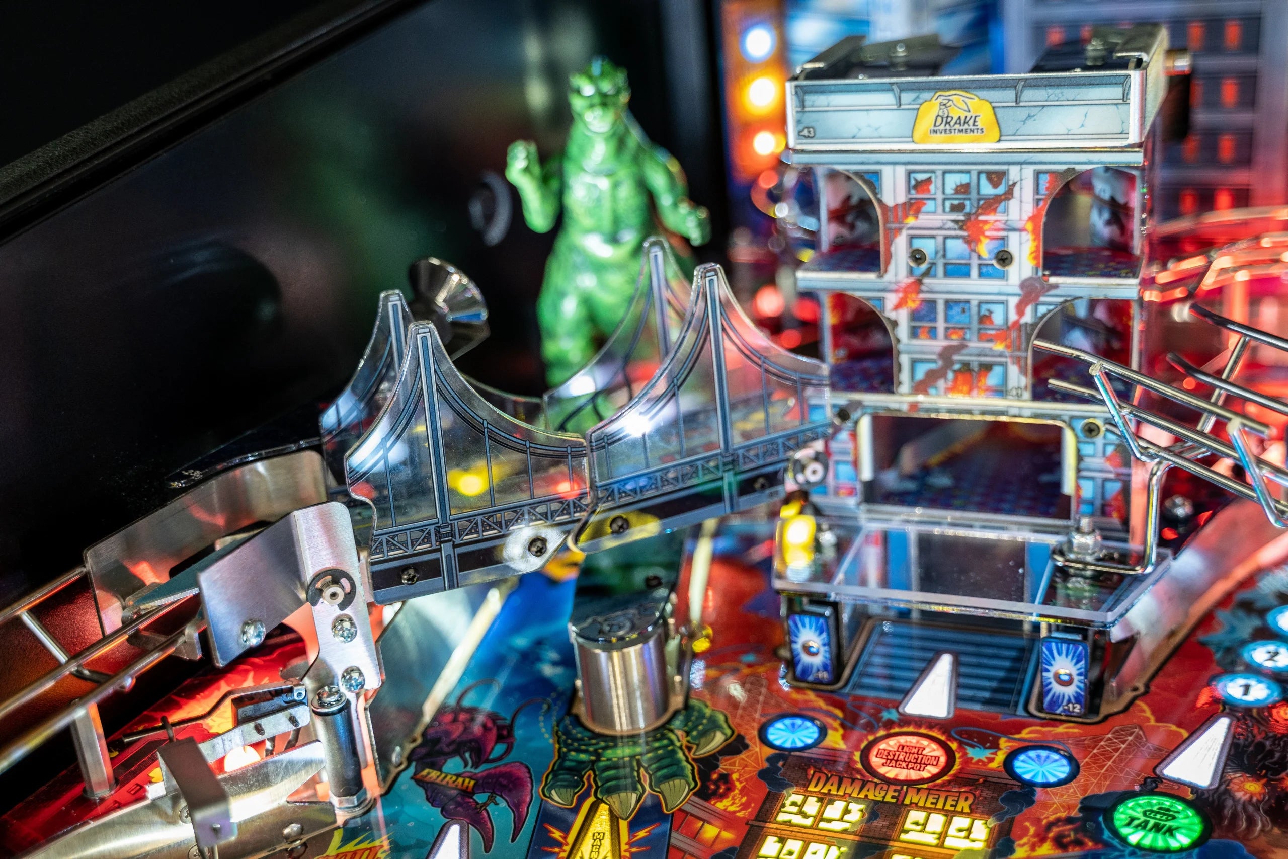 Godzilla Pinball Machine Stern Arcade Game